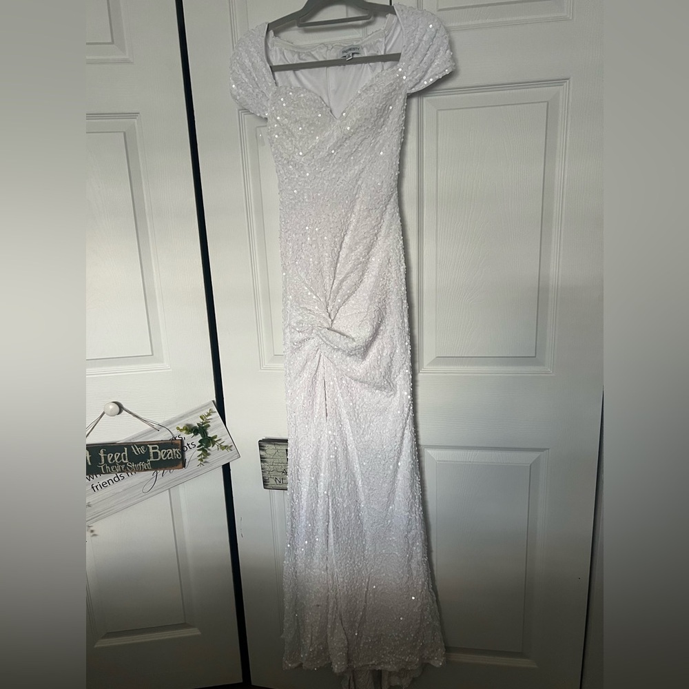 Feariesty Sparkling White Sequin Gown
